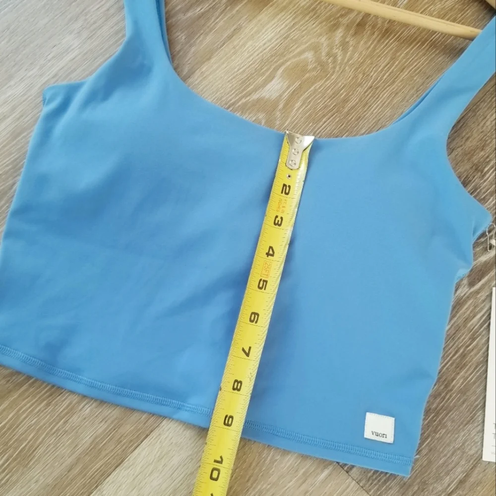 Vuori Daily Crop Tank Top Baltic Blue NWT Athletic Yoga Tennis Price Is Firm - Picture 7 of 12